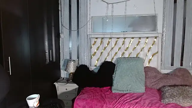 Snapshot of julieta_sweet_ chatting on 09.16.25 julieta sweet online show from 09.16.25