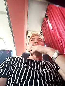 Snapshot of mert0359 chatting on 09.10.25 mert0359 online show from 09.10.25