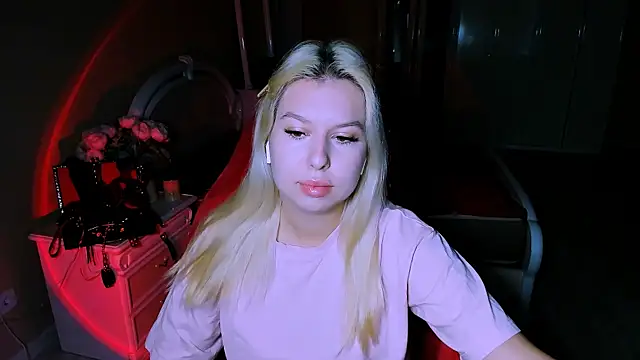 ChloeRicc online show from 10.30.25