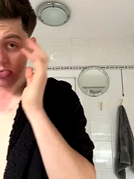 Snapshot of AmMadness chatting on 12.17.25 AmMadness online show from 12.17.25