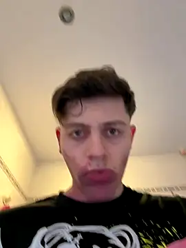 Snapshot of AmMadness chatting on 12.18.25 AmMadness online show from 12.18.25