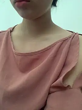 Snapshot of Nguyenha11 chatting on 09.15.25 Nguyenha11 online show from 09.15.25