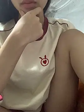 Snapshot of Nguyenha11 chatting on 10.22.25 Nguyenha11 online show from 10.22.25