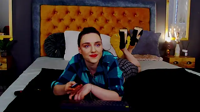 Snapshot of Jessica_White_ chatting on 04.14.26 Jessica White online show from 04.14.26