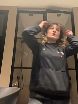 IsabellaEtha online show from 02.14.26