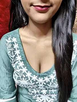 Snapshot of Indian-Aleena chatting on 10.11.25 Indian-Aleena online show from 10.11.25