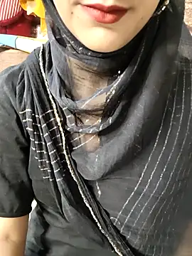 Snapshot of Indian-Aleena chatting on 05.25.26 Indian-Aleena online show from 05.25.26