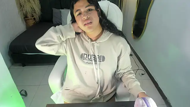 Snapshot of Ivy_nt chatting on 09.29.25 Ivy nt online show from 09.29.25