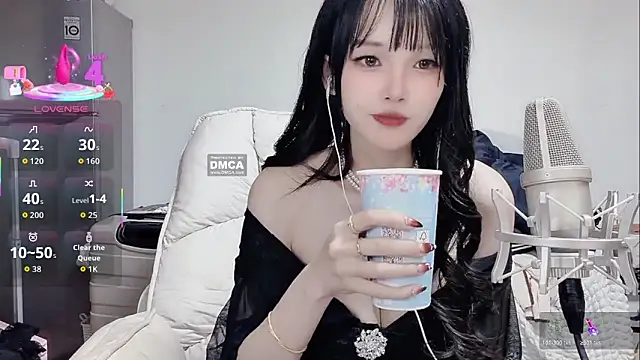 twlilybae online show from 04.01.26