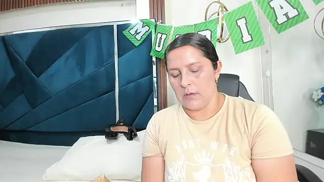 KikaDuque online show from 07.05.26