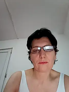 Vera Elle online show from 10.08.25