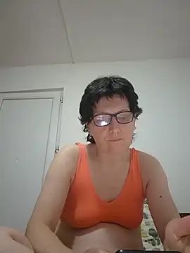 Snapshot of Vera_Elle chatting on 04.19.26 Vera Elle online show from 04.19.26