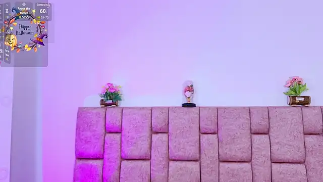 Snapshot of ScarlettLuxe chatting on 10.30.25 ScarlettLuxe online show from 10.30.25