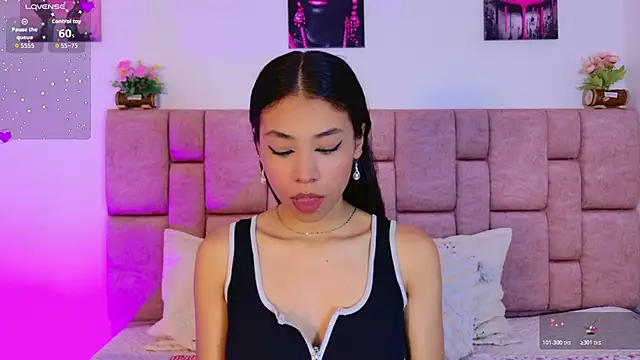 Snapshot of ScarlettLuxe chatting on 01.12.26 ScarlettLuxe online show from 01.12.26