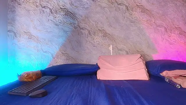 Snapshot of carol_juicyy chatting on 11.10.25 carol juicyy online show from 11.10.25