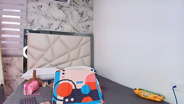 Snapshot of carol_juicyy chatting on 11.26.25 carol juicyy online show from 11.26.25