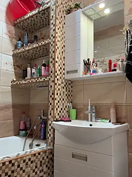 EvvaMur online show from 10.15.25