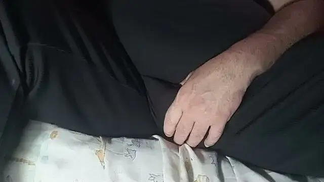 Snapshot of BabyBearMilk chatting on 10.06.25 BabyBearMilk online show from 10.06.25