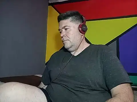 Snapshot of BabyBearMilk chatting on 11.04.25 BabyBearMilk online show from 11.04.25