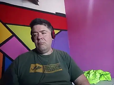 Snapshot of BabyBearMilk chatting on 11.11.25 BabyBearMilk online show from 11.11.25