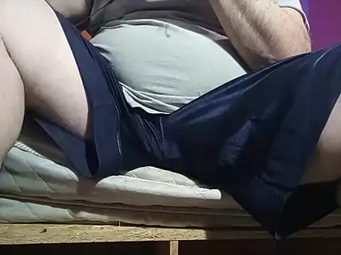 Snapshot of BabyBearMilk chatting on 11.19.25 BabyBearMilk online show from 11.19.25