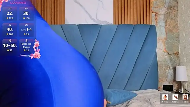 Snapshot of nathalia_koch_ chatting on 12.21.25 nathalia koch online show from 12.21.25