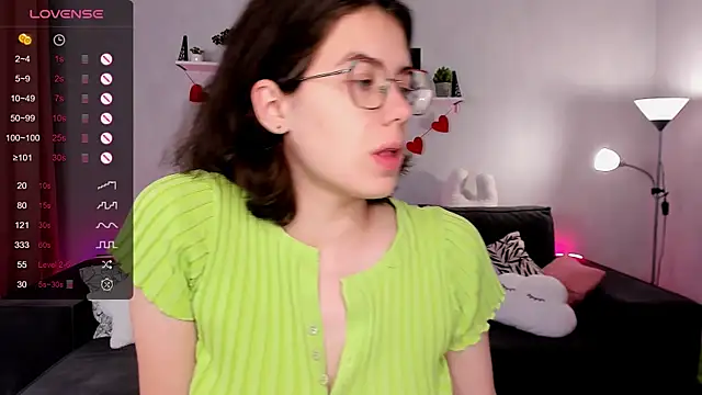 BellaCaress online show from 09.11.25