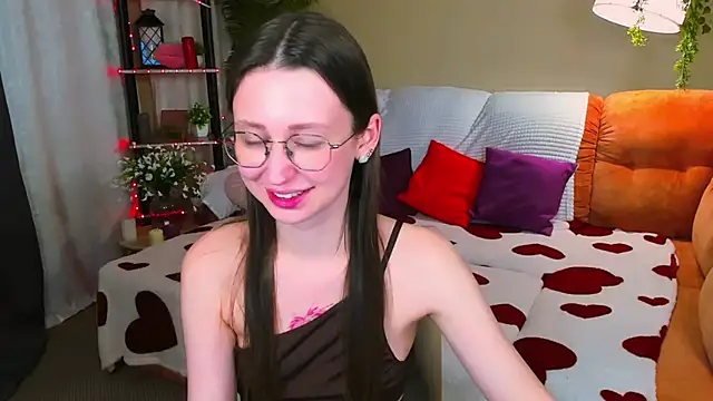 YourLovellyStory online show from 04.12.26