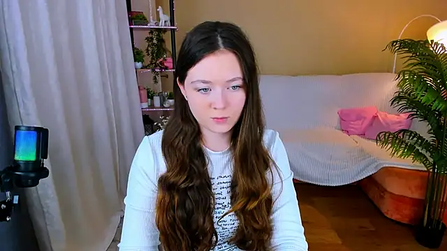 AlluringLookk online show from 10.17.25