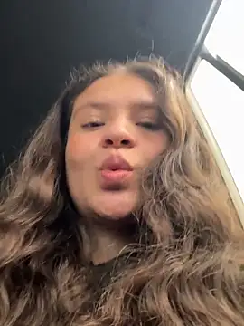 Emilyybennet  online show from 02.14.26