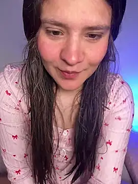 Emilyybennet  online show from 07.29.26