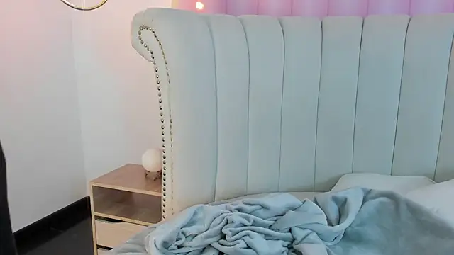 Snapshot of Emilia_Bons chatting on 02.05.26 Emilia Bons online show from 02.05.26