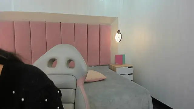 Snapshot of Emilia_Bons chatting on 02.06.26 Emilia Bons online show from 02.06.26