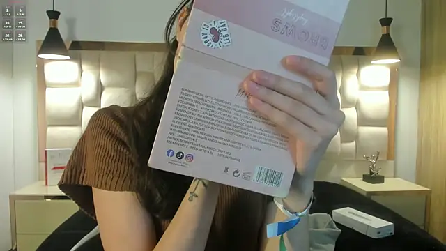 Snapshot of Emilia_Bons chatting on 03.02.26 Emilia Bons online show from 03.02.26