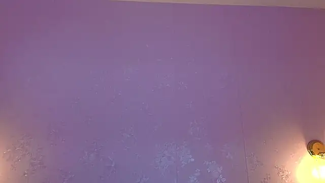 Emilia Bons online show from 04.21.26