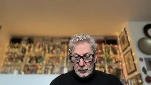 Snapshot of Eatnycum chatting on 03.10.26 Eatnycum online show from 03.10.26