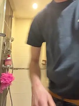 Snapshot of charl-5 chatting on 04.10.26 charl-5 online show from 04.10.26