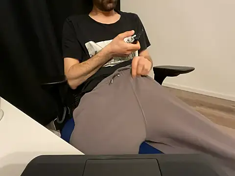 Frankieyyy1 online show from 04.24.26