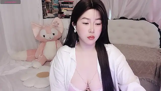 Snapshot of Emmaq996 chatting on 04.26.26 Emmaq996 online show from 04.26.26