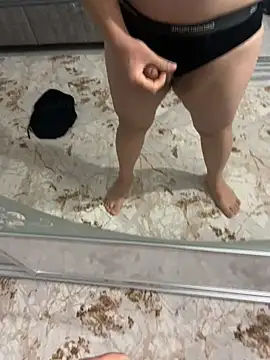 Snapshot of yellova chatting on 02.05.26 yellova online show from 02.05.26