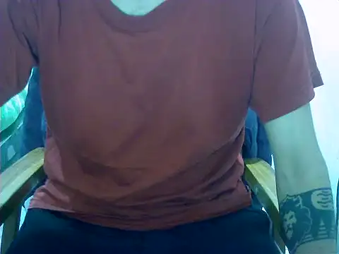 Snapshot of CesarLeyess chatting on 10.04.25 CesarLeyess online show from 10.04.25