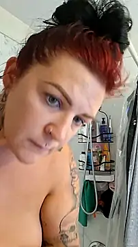 Snapshot of gypsyriot chatting on 09.11.25 gypsyriot online show from 09.11.25