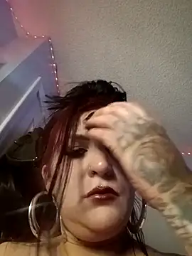 Snapshot of gypsyriot chatting on 09.19.25 gypsyriot online show from 09.19.25