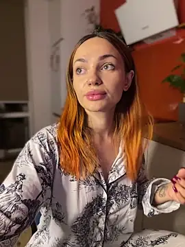 SaraLow online show from 10.21.25