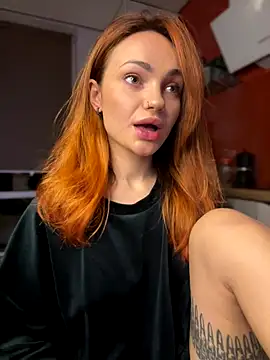 SaraLow online show from 10.24.25