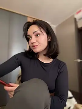 SaraLow online show from 03.26.26