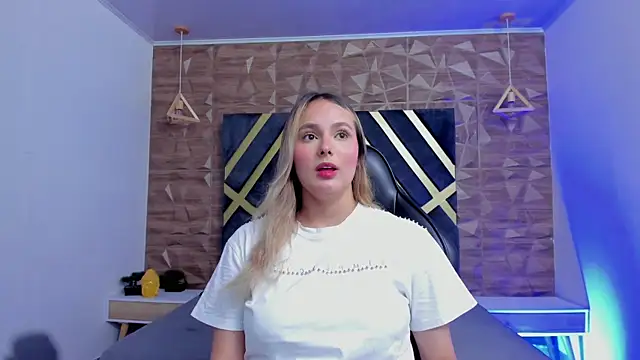 Emmaa white  online show from 04.08.26