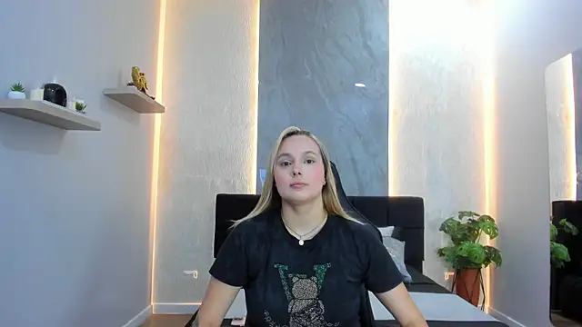 Emmaa white  online show from 05.26.26
