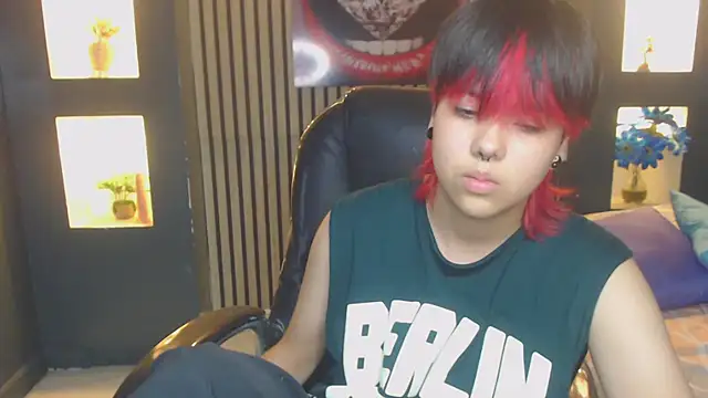 Snapshot of BJkoreanboy chatting on 10.03.25 BJkoreanboy online show from 10.03.25