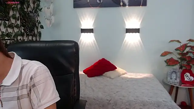 Snapshot of nathanclay chatting on 09.09.25 nathanclay online show from 09.09.25